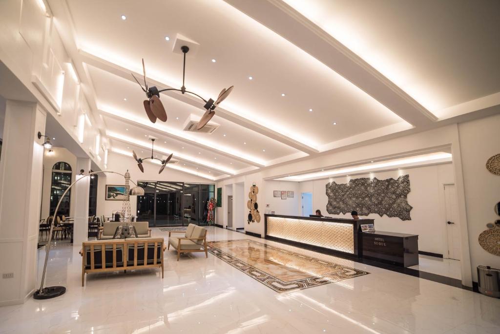 Lobby at Hotel Seoul Clark